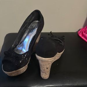 Black wedge heel